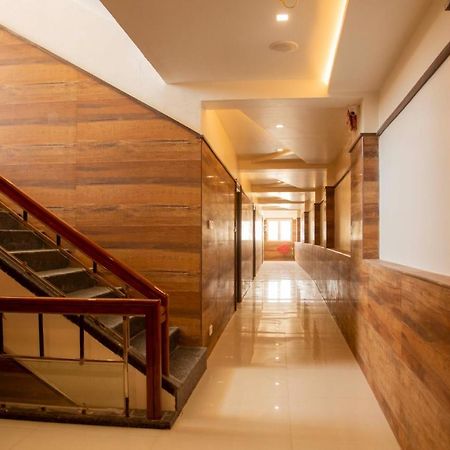 Sri Balaji Grand Hotel กุมพาโกนัม ภายนอก รูปภาพ
