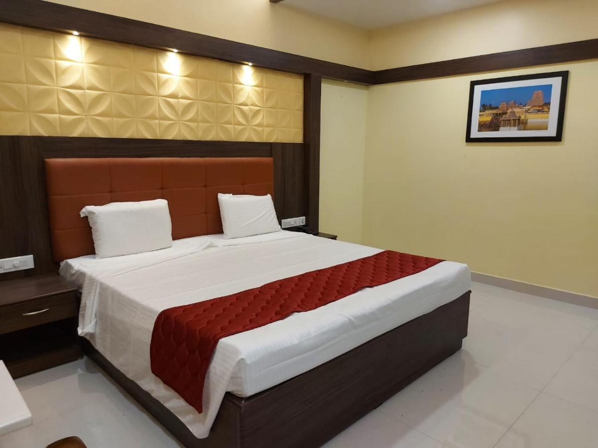 Sri Balaji Grand Hotel กุมพาโกนัม ภายนอก รูปภาพ