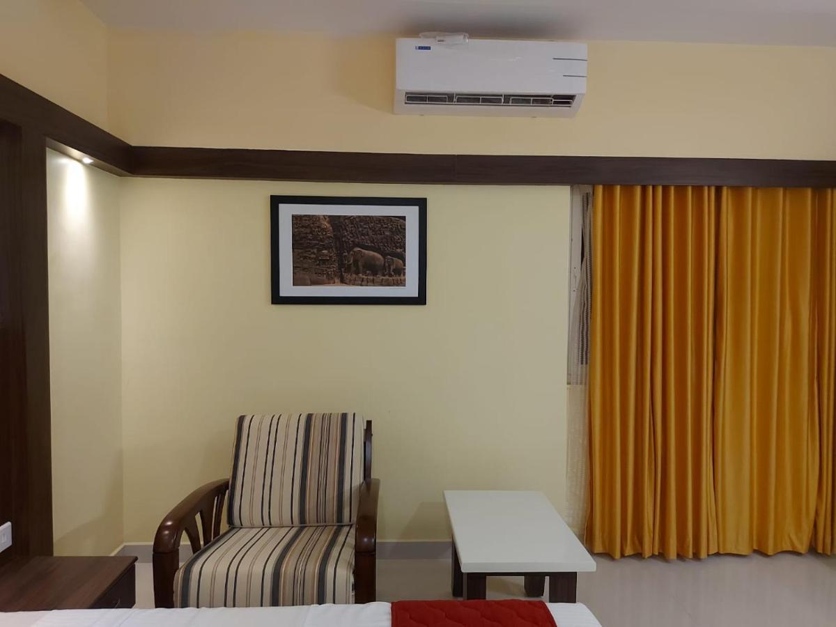 Sri Balaji Grand Hotel กุมพาโกนัม ภายนอก รูปภาพ