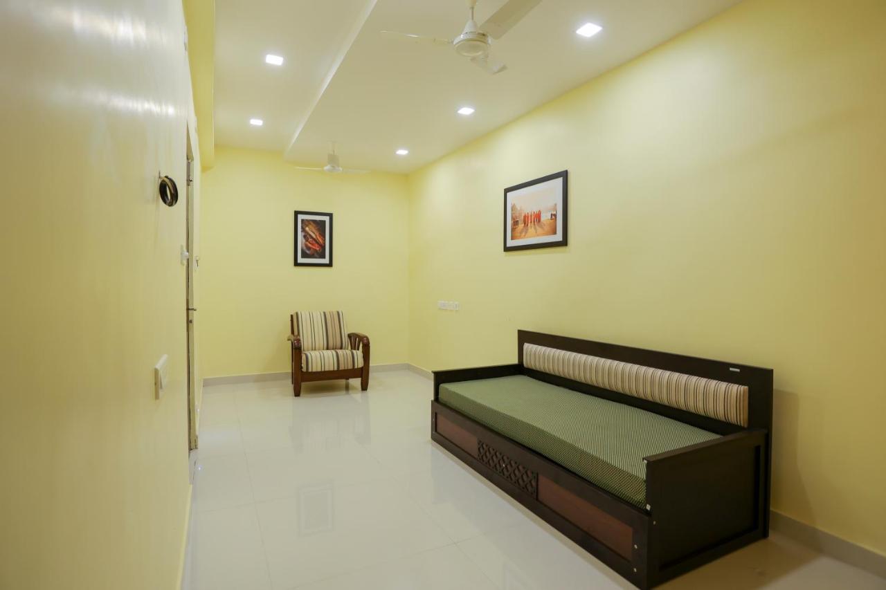 Sri Balaji Grand Hotel กุมพาโกนัม ภายนอก รูปภาพ